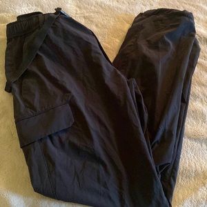 uniqlo black cargo pants
